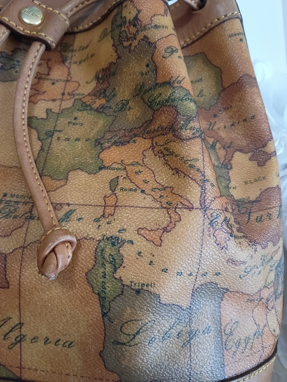 Alviero Martini Tan & Brown Map-Print Leather Drawstring Crossbody Bag - Picture 3 of 16
